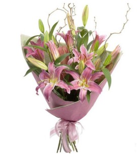  Mersin uluslararası çiçek gönderme  3 dal cazablanca buket çiçeği