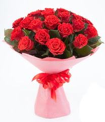 15 adet kırmızı gülden buket tanzimi  Mersin online çiçekçi , çiçek siparişi 