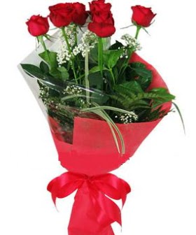 5 adet kırmızı gülden buket  Mersin internetten çiçek siparişi 