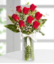 7 Adet vazoda kırmızı gül sevgiliye özel  Mersin online çiçekçi , çiçek siparişi 