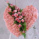 kalp pano karankil ve güller   Mersin çiçek gönderme sitemiz güvenlidir 