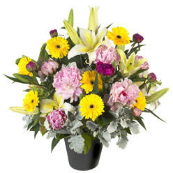 karisik mevsim çiçeklerinden vazo tanzimi  Mersin çiçek , çiçekçi , çiçekçilik 