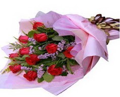 11 adet kirmizi güllerden görsel buket  Mersin 14 şubat sevgililer günü çiçek 