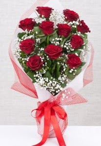 11 kırmızı gülden buket çiçeği  Mersin ucuz çiçek gönder 
