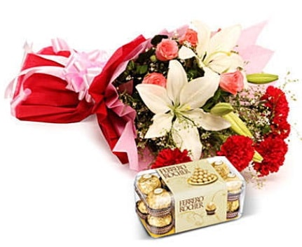 Karışık buket ve kutu çikolata  Mersin çiçek mağazası , çiçekçi adresleri 